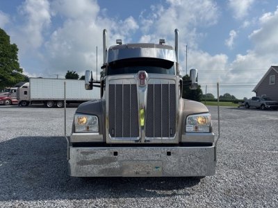Kenworth W990